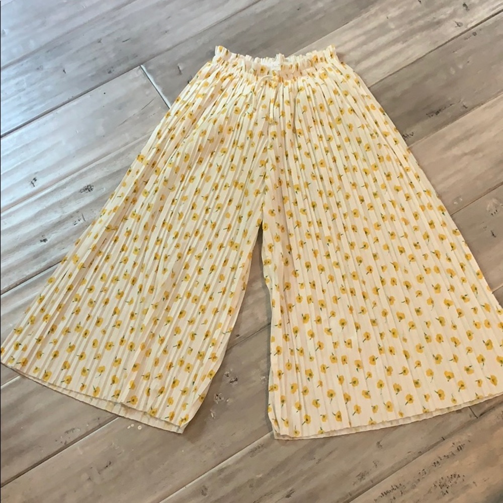 Zara Kids White Pants With Yellow Flowers